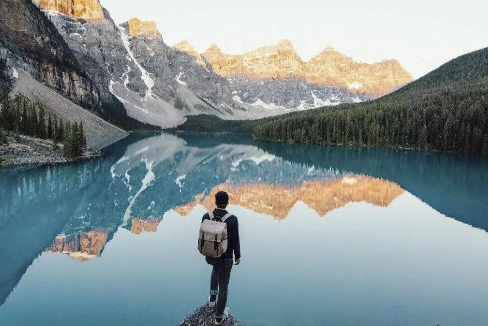Adventures in mountain. Девушки на озере. Горное озеро. Горное озеро. Картина чорос гуркина озеро горных духов.