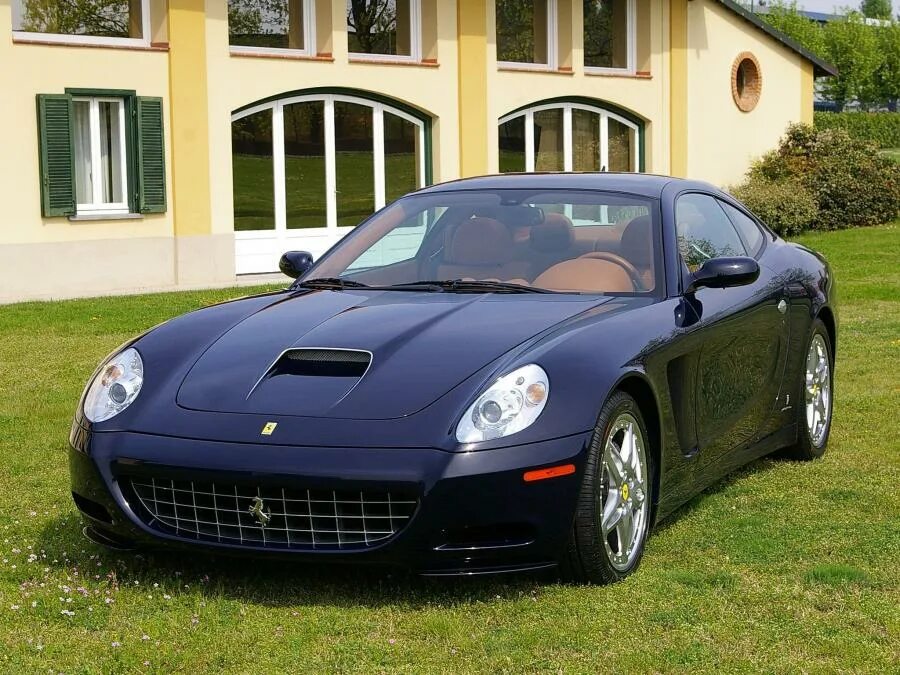 Ferrari - Fond d'ecran et Wallpaper: http://wallpapic.fr/voitures/ferrari/wallpa