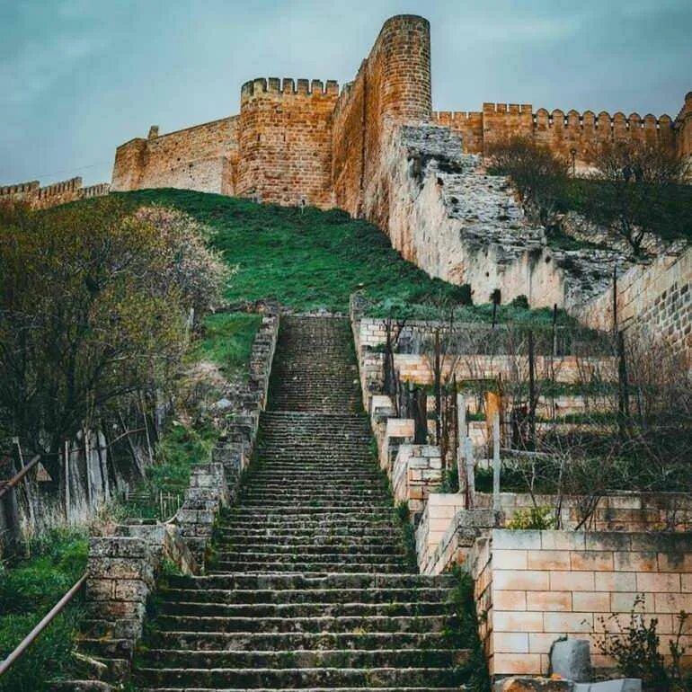 Цитадель нарын-кала дербент. Дербент цитадель нарын кала. Дербент цитадель нарын кала. Цитадель нарын-кала дербент. Крепость нарын-кала в дербенте.