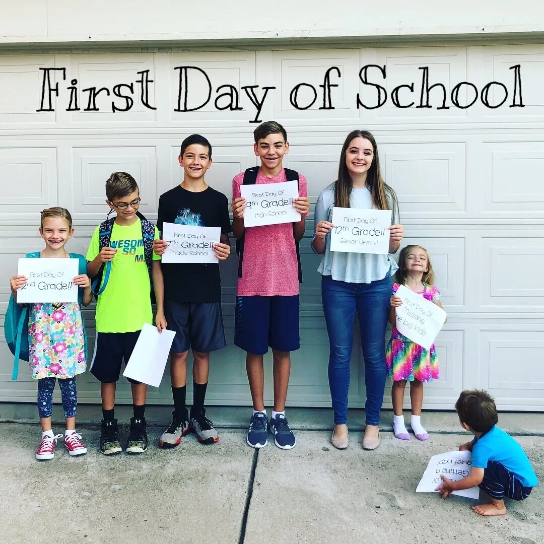 First Day of School. First Day of School 1. Happy first Day of School. First Day at School для детей.