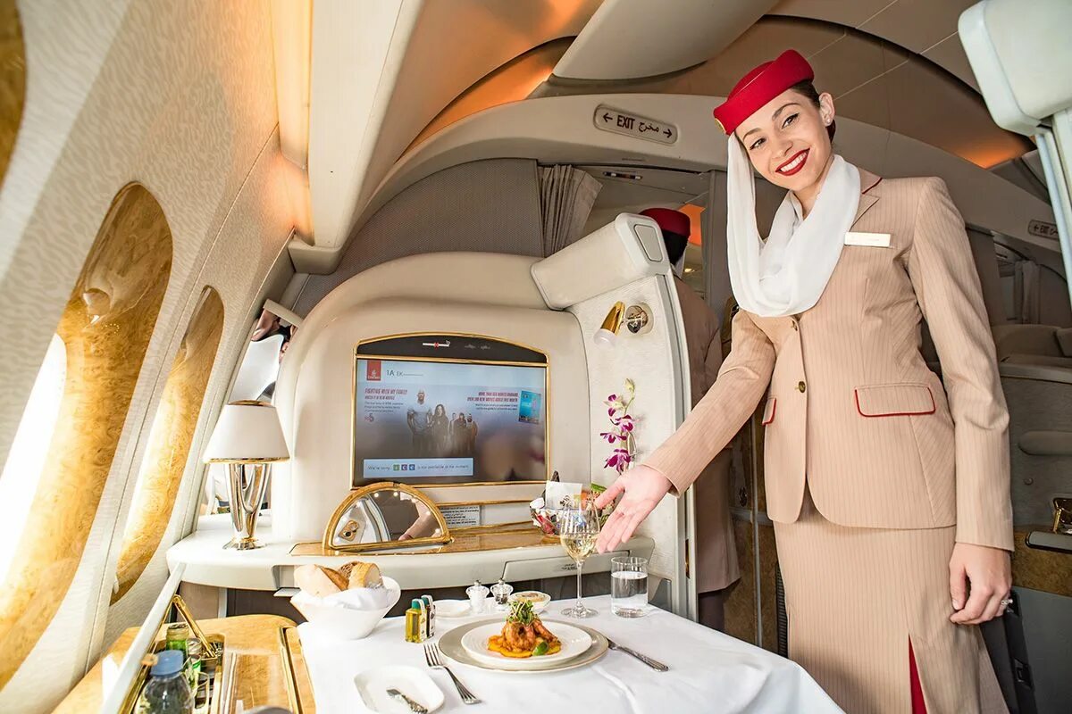 First class going first class. Airbus a380 Emirates первый класс. Первый класс Дубай Эмирейтс. Первый класс Эмирейтс. Дубайская авиакомпания Emirates.