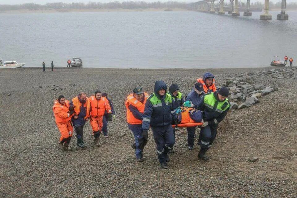 Новости россии г. МЧС ГЭС Волгоград. МЧС России учения. Учения на воде МЧС. МЧС на воде.