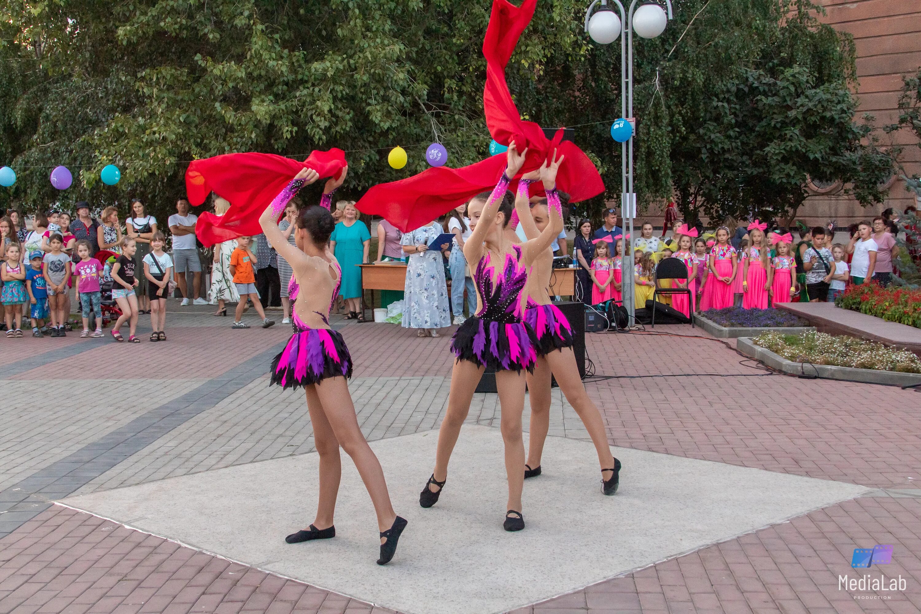 первое мая. набережные челны дружбы народов навруз. набережные челны сабантуй 2000. казань праздник. день молодежи набережные челны.