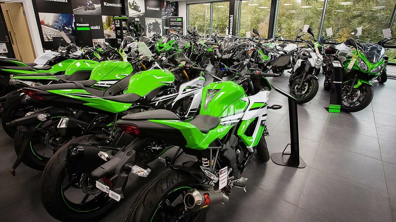 Kawasaki k1000. Кавасаки дилер. Kawasaki ninja zx-10rr. Kawasaki versys 650 3 поколение оклейка пленкой. Кавасаки дилер.