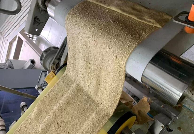 Бумага из листьев технология. Переработка опавших листьев. Листы бумаги производство. Утилизация листвы. Переработку листьев.