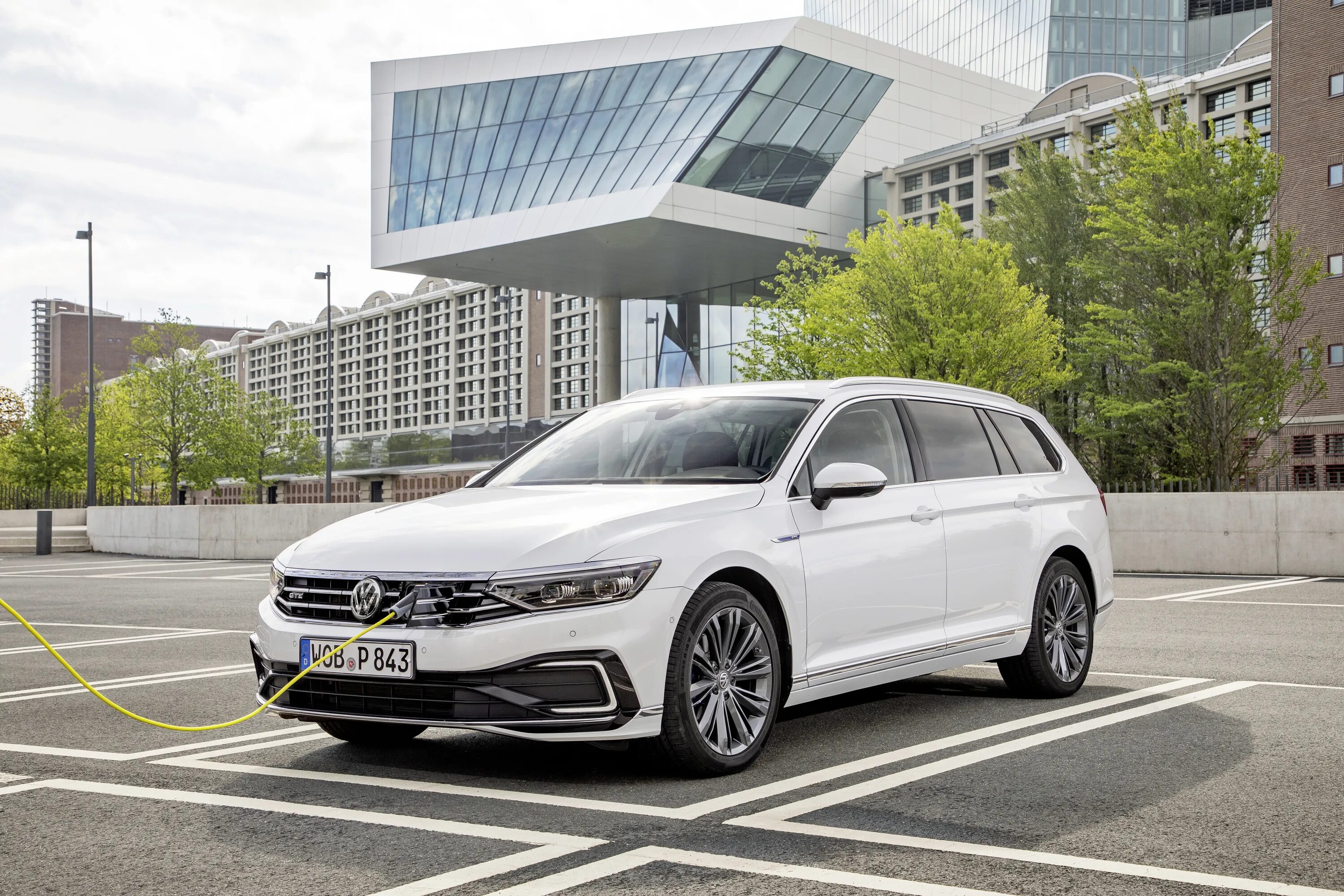 Volkswagen Passat 2022 универсал. VW Passat 2021. Фольксваген Пассат 2020 GTE. Фольксваген Пассат б8 2022. Универсал 2022 года