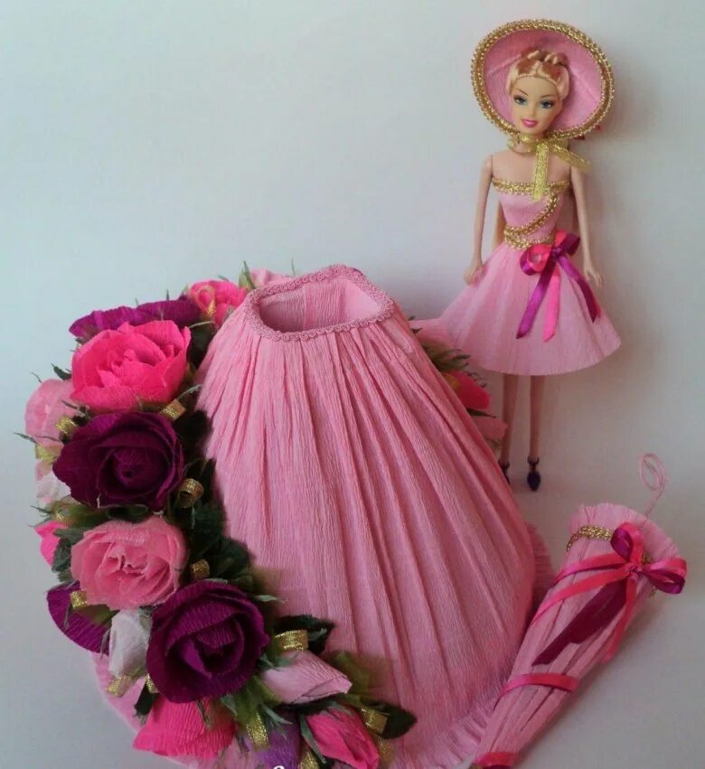 Желтое платье для девочки. Цветочная фея из гофрированной бумаги. Платье из бумажных цветов. Поделки из гофрированной бумаги своими руками. Фея кукла из гофрированной бумаги.