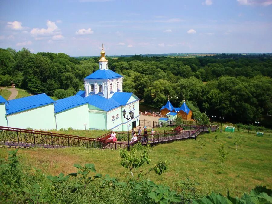 Живоносный родник. Коренная пустынь храм Живоносный источник. Монастырь Коренная пустынь Курская область. Церковь Живоносного источника Курск. Храм Живоносный источник в Курской коренной пустыни.