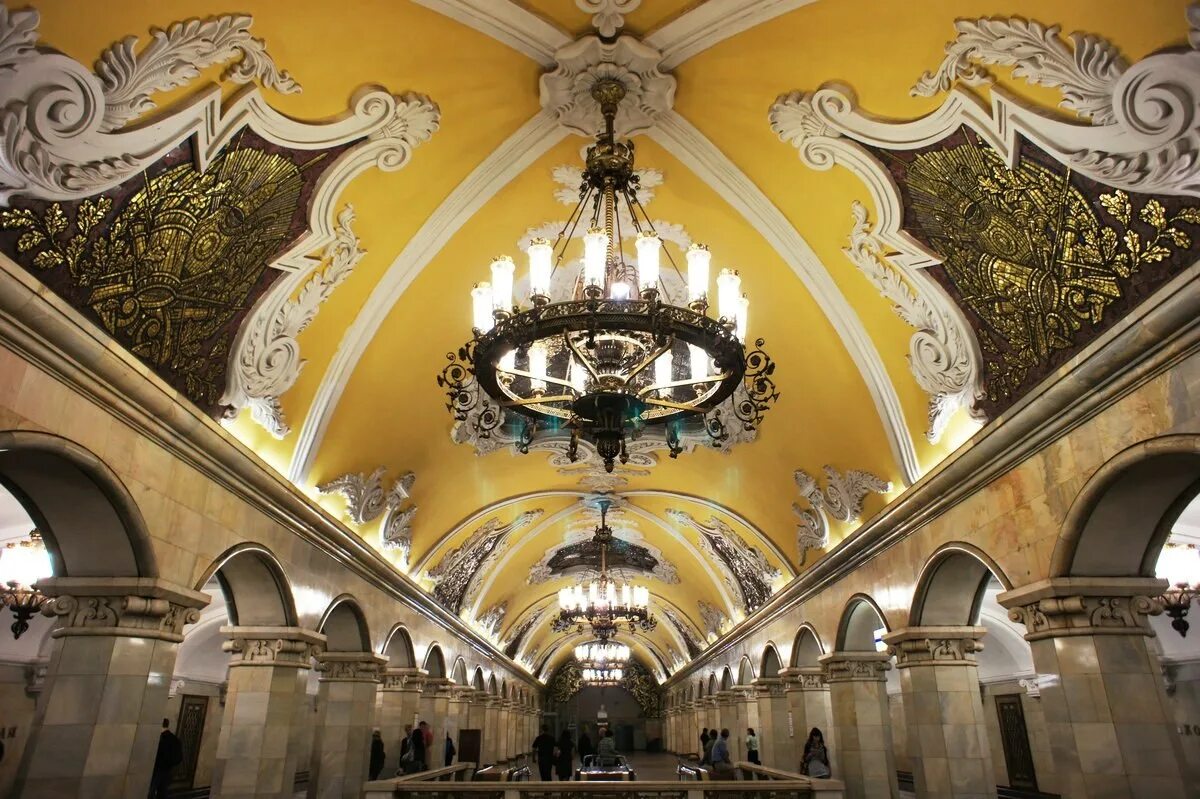 Московский метрополитен станция киевская. Киевская станция метро кольцевая линия вестибюль. Красота метро москвы. Станция маяковская москва. Арбатская станция метро кольцевая линия.