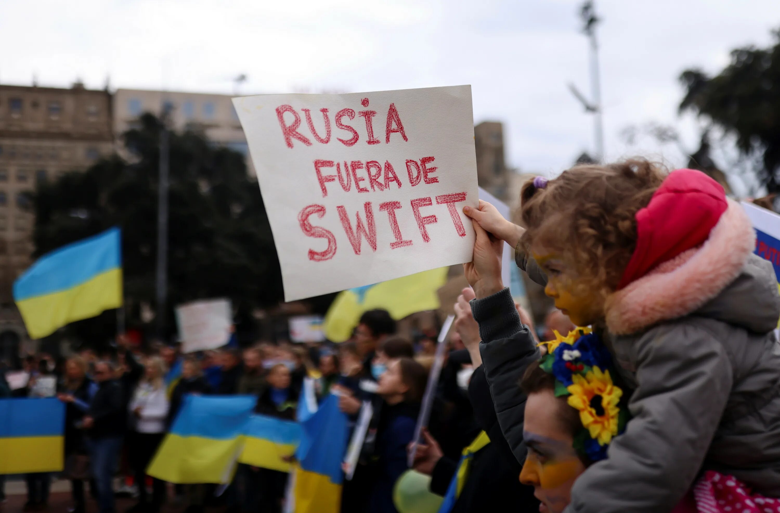 Россия против Украины. Митинги во Франции. Италия против Украины. Поддержка Украины во Франции.