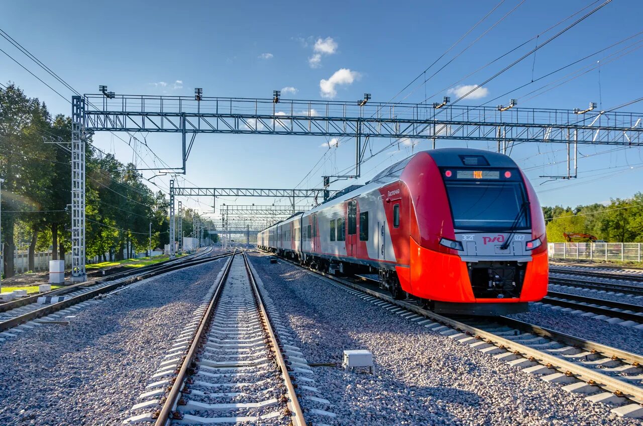 Как называется электропоезд. Ра3 орлан рельсовый. Электропоезд спутник. Как называется электропоезд. Мцд 1 беговая.