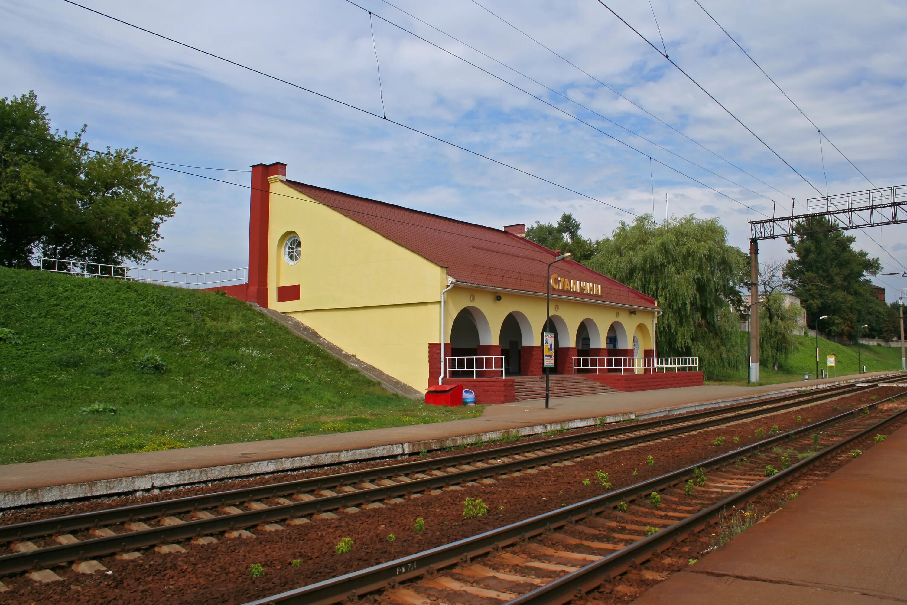 Минск старые дороги. Минск платформа столичный. Станция Отцеда. Столичная станция. Ж/Д вокзал Минска.