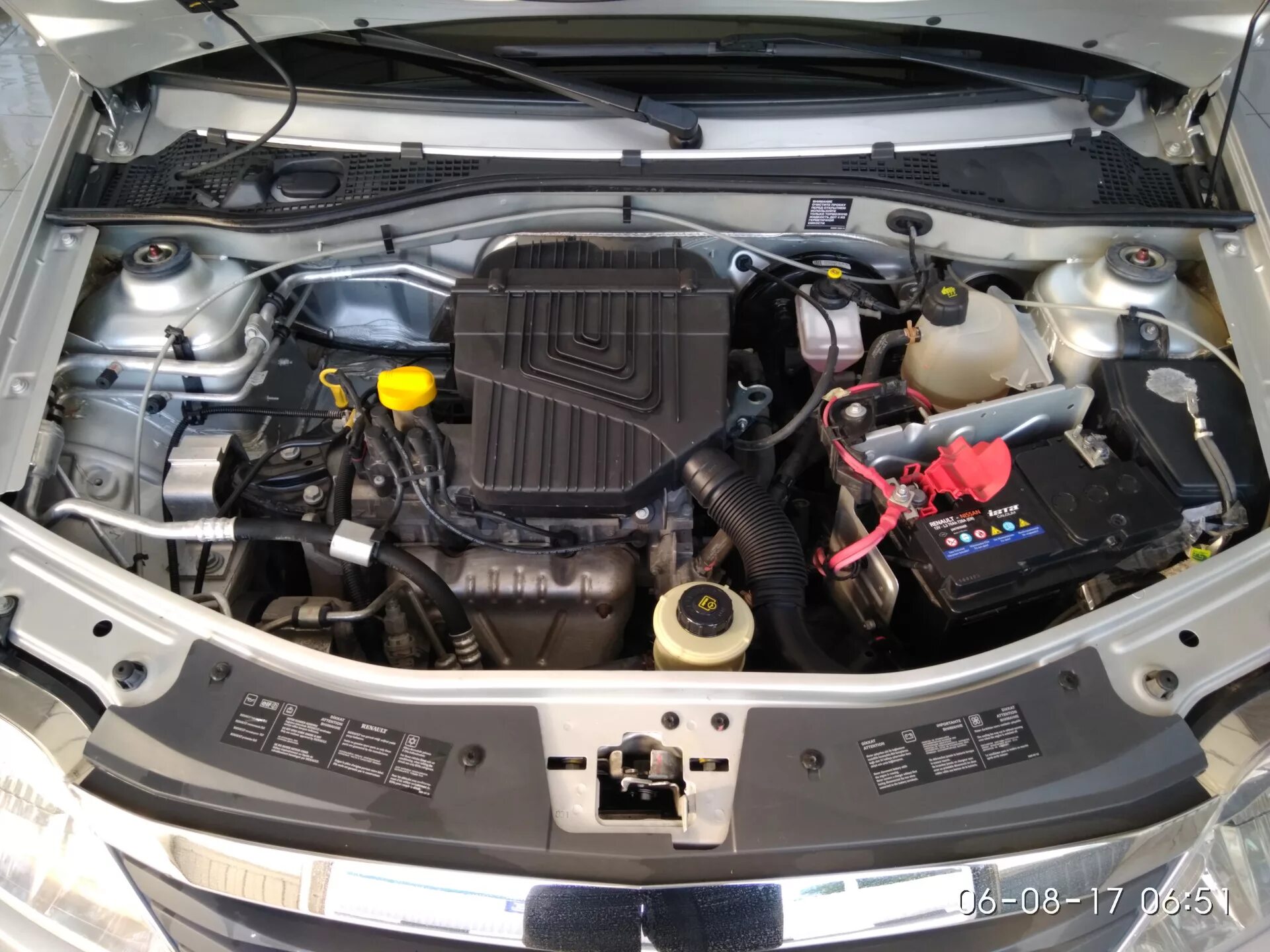 Рено логан подкапотное пространство фото Мойка подкапотного пространства Renault Logan (1G), 1,4 л, 2010 года мойка DRI