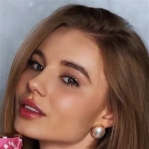 Sofia simons