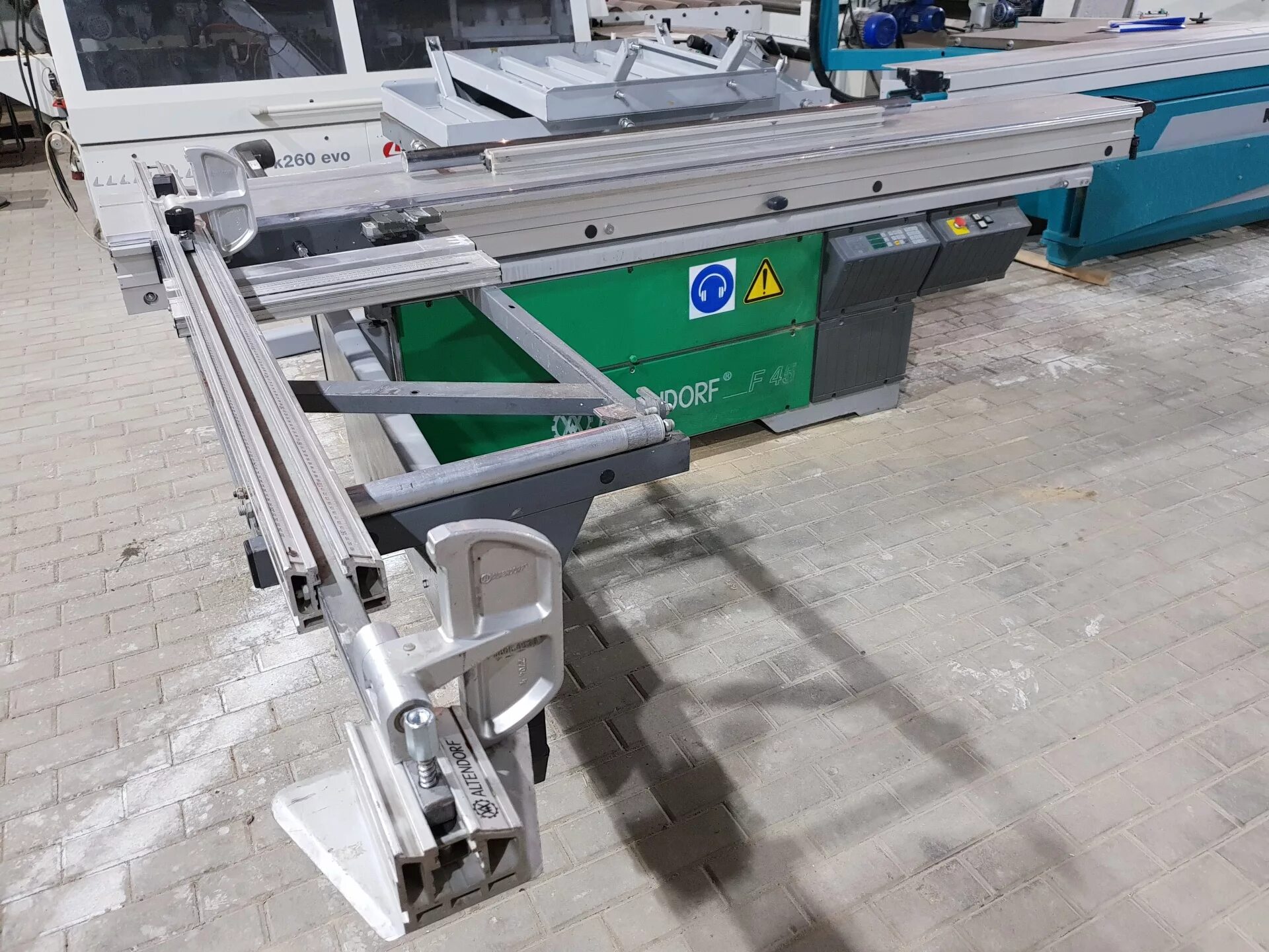 Авито форматно раскроечный станок б у. Форматно-раскроечный станок altendorf. станок altendorf f45. форматный станок altendorf f45. форматно-раскроечный станок альтендорф f45.