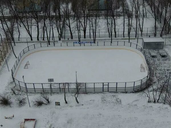 Каток бу россия. Каток Гольяново. Каток бульвар Дмитрия Донского. Каток рядом с Пуршево. Каток Гурьевский проезд.