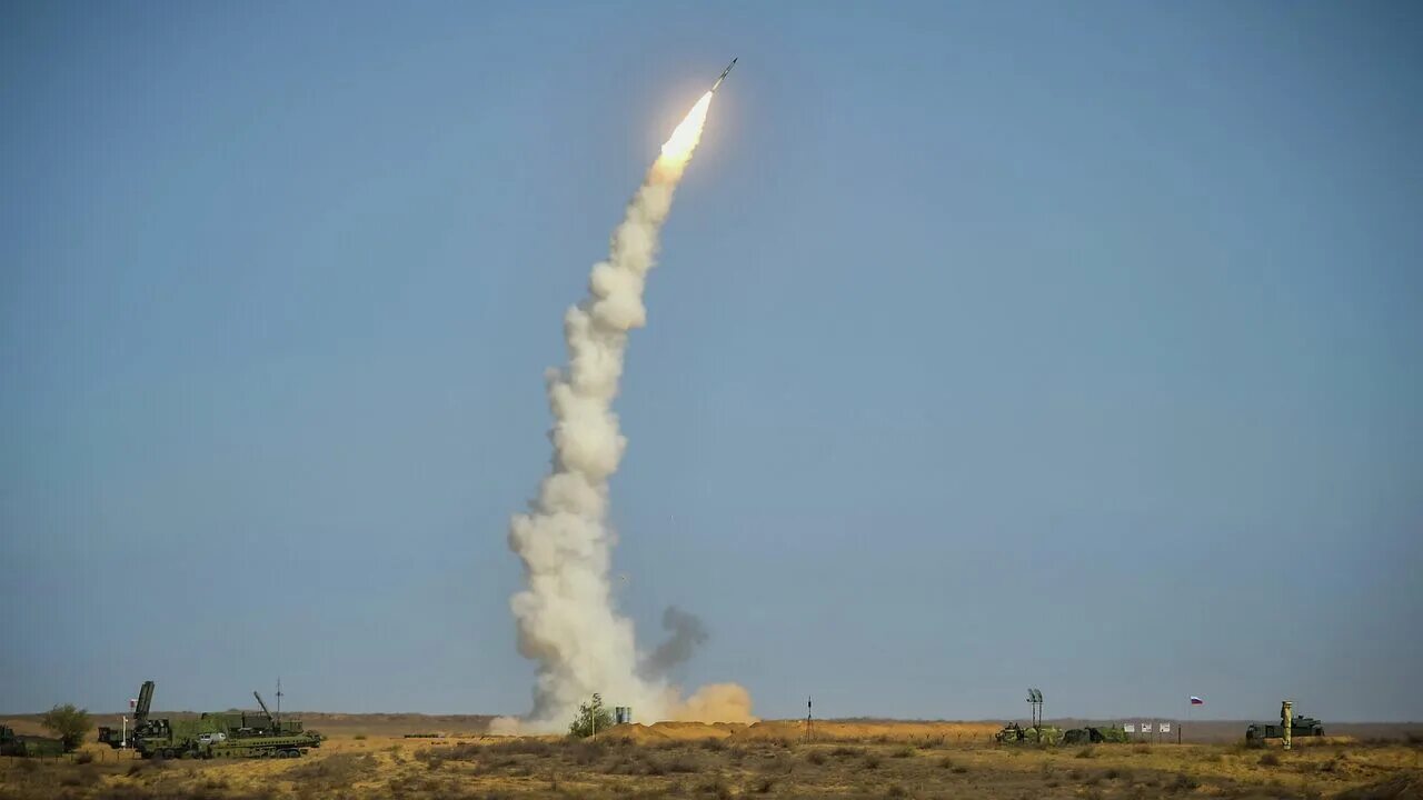 Есть ли пво в татарстане. ЗРС С-400. С400 ПВО. Ракета s300. ЗРС С-500 Прометей.