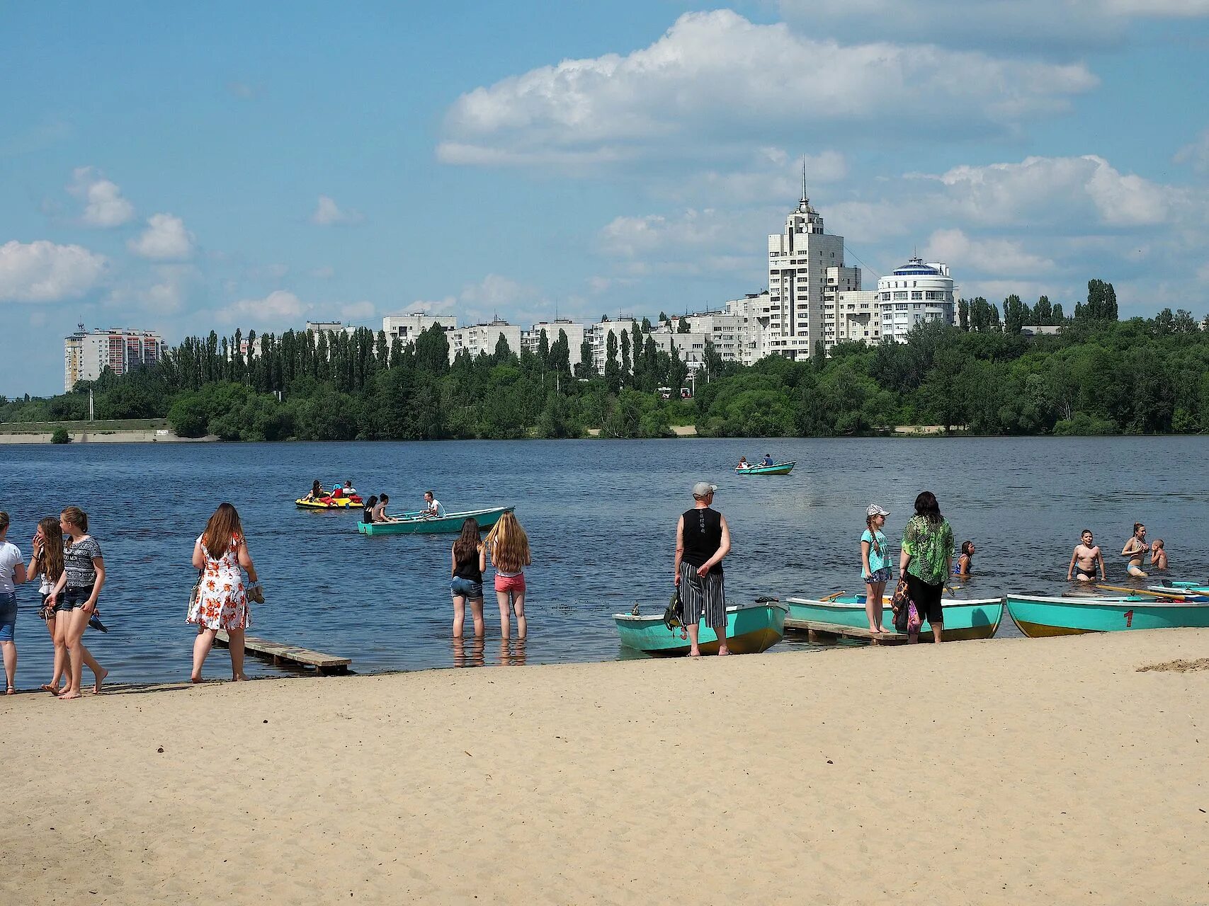 Воронеж лучший отдых. Парк алые паруса воронеж. пляж алые паруса воронеж. парк дельфин воронеж пляж. пляжи воронежа 2025.
