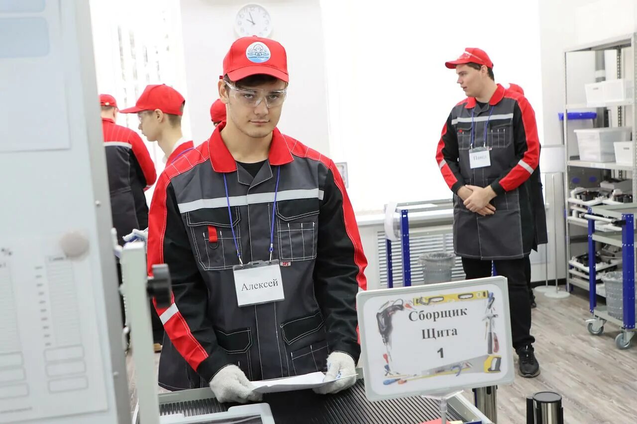 Кубань открыли. Кубань открыли. Открытие памятника в краснодаре казанцеву. Кубань. Мэр города лабинска.