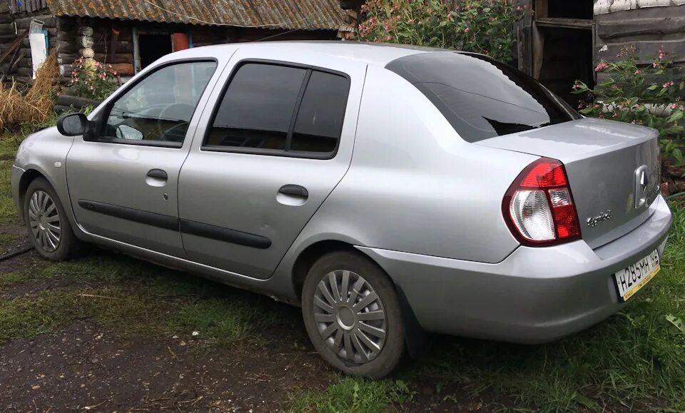 Рено симбол купить бу. Renault Clio symbol. Renault symbol 2007. Рено Симбол 1 поколение. Рено Симбол 2.