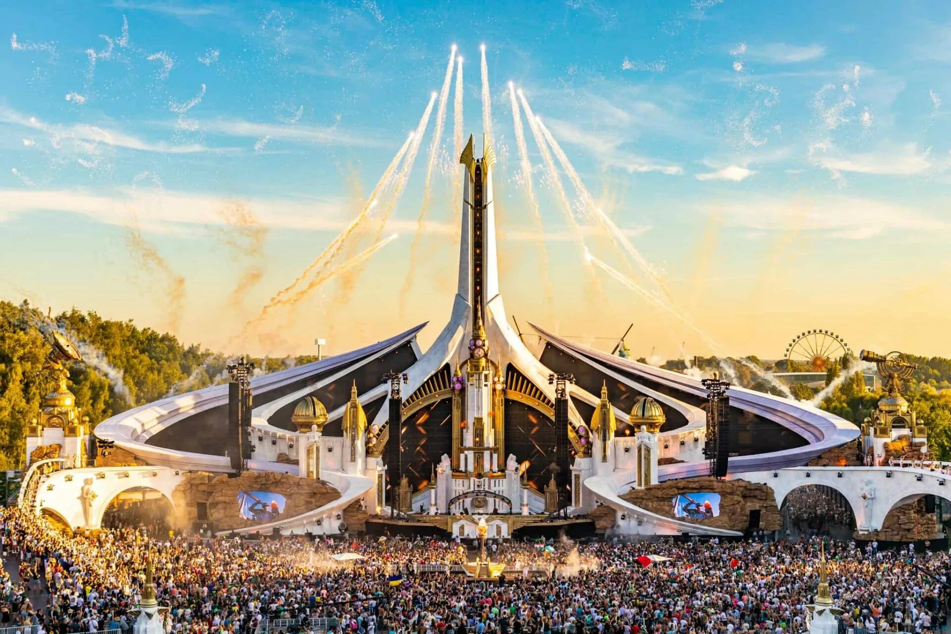 Туморроулэнд бельгия. Tomorrowland фестиваль сцена. Тумороу ленд. Tomorrowland блоггер. Tomorrowland 2022 сцена.