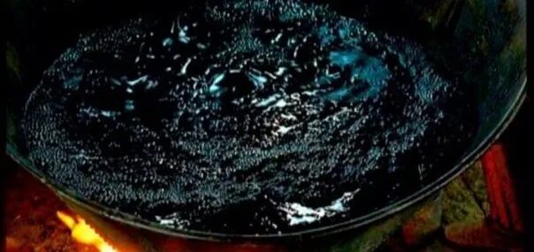 Топочный мазут. Смолы в нефти. Кипящая смола. Нефть жидкая. Кипящая смола.