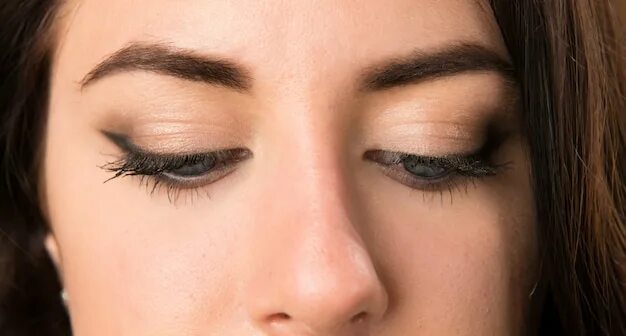 Макияж для глаз с падающим уголком. Мягкие стрелочки. Makeup tips, Makeup, Hair 