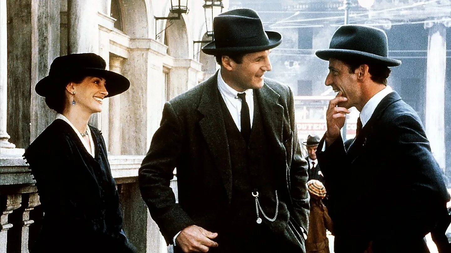 Фильм майкл с джоном траволтой. Траволта ангел. Джон траволта майкл. Джон траволта ангел. Michael movie.