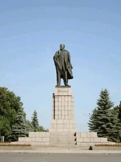 В каких городах есть памятник ленину