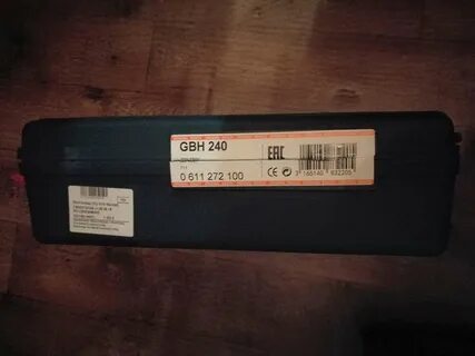272 100