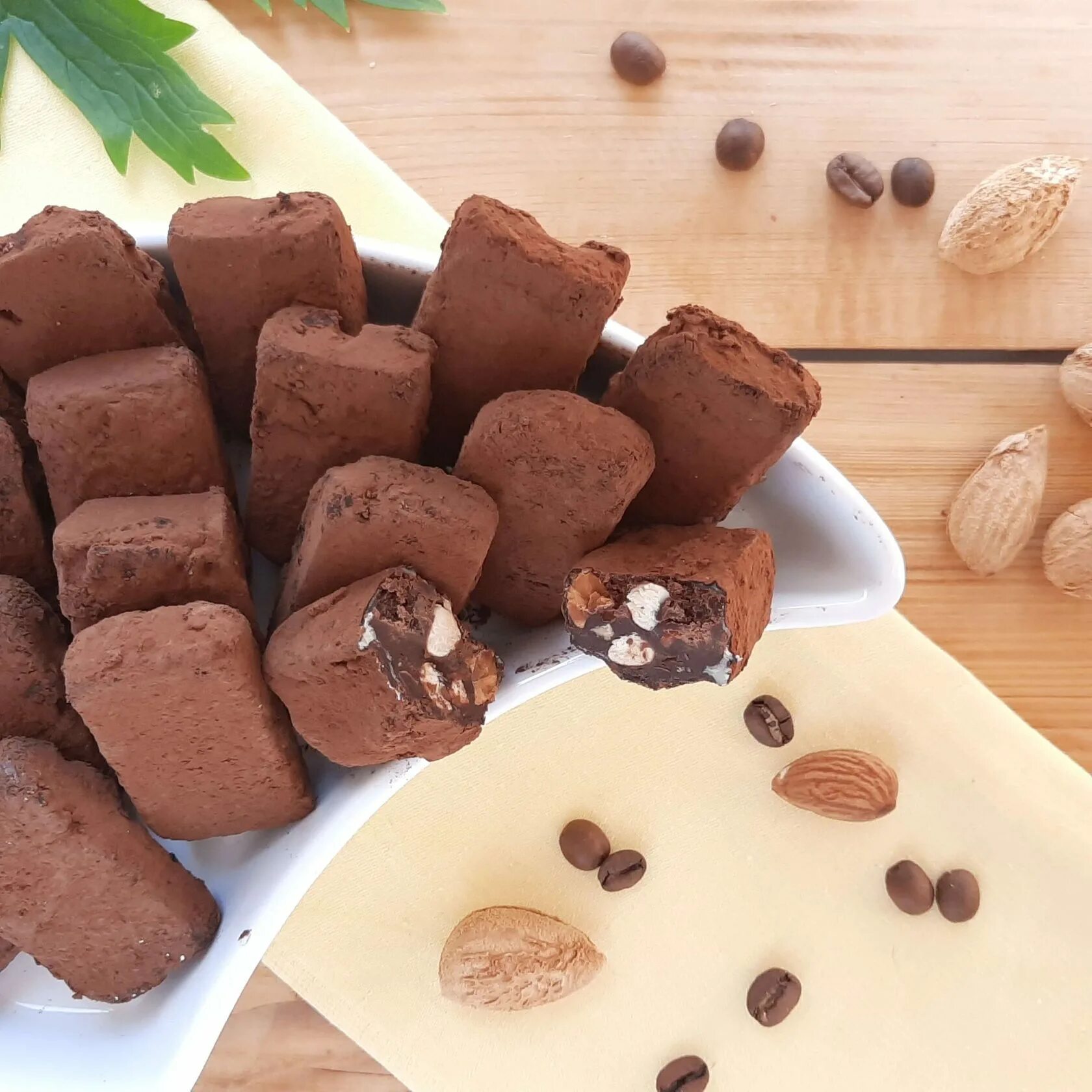 грильяж франция. грильяж телефон. грильяжные мягкий грильяж рот фронт. ассорти грильяж. десерт с шоколадом и арахисом.