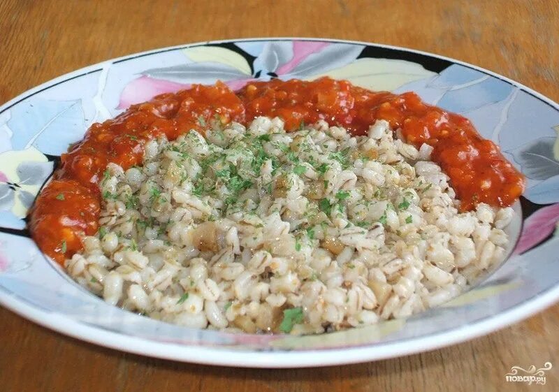 Перловка просто. Перловая каша. каша из перловки. перловка на гарнир. перловка каша.
