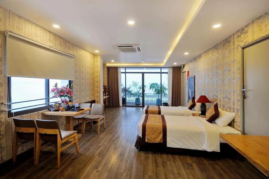 Hotel boss 4* багис. Отель босса. Отель boss нячанг. Отель босса. Отель босс вьетнам нячанг.