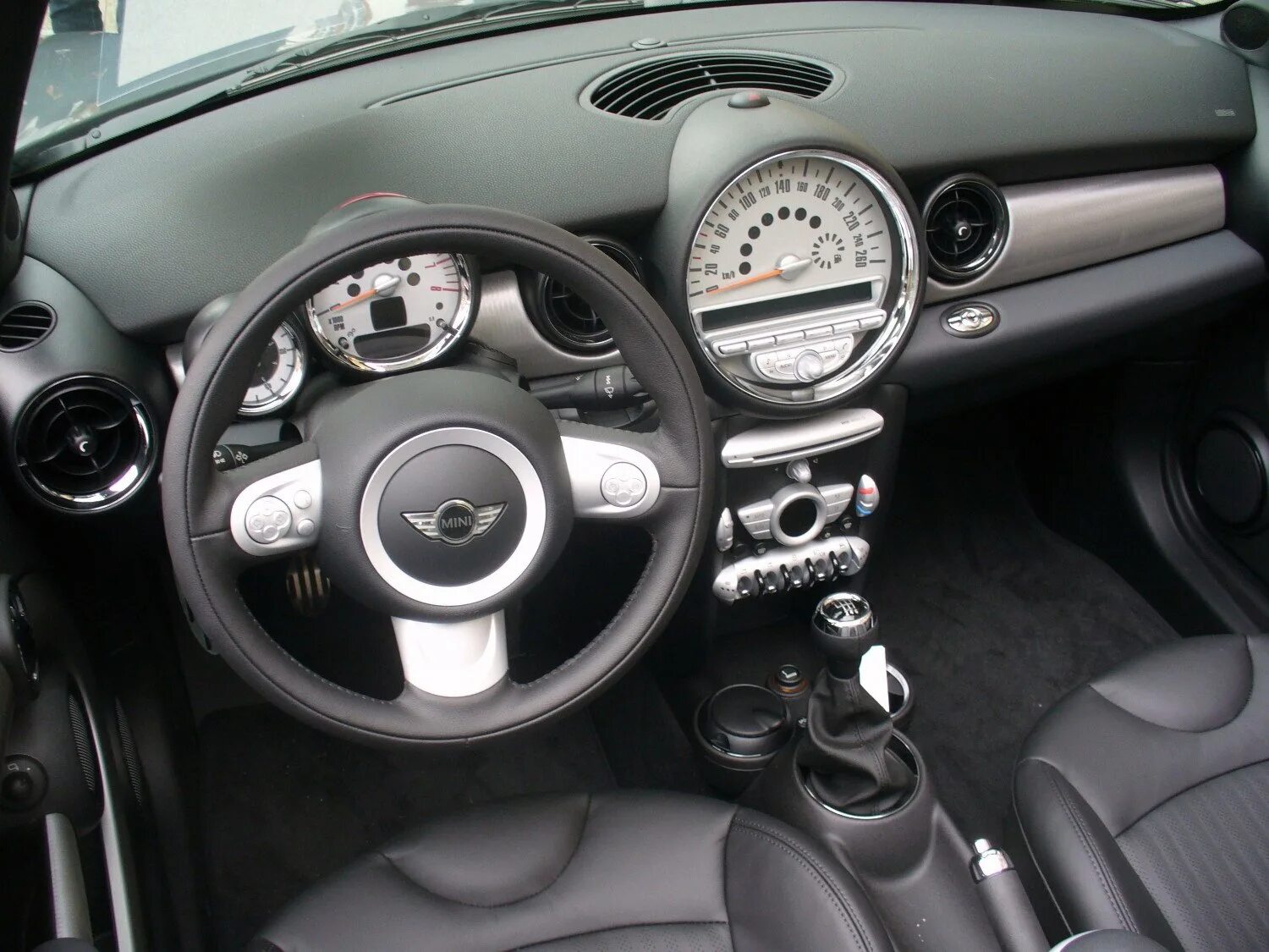 Мини купер мини салон. Мини купер салон внутри. Мини купер 2014 салон. Mini cooper paceman салон. Mini cooper countryman салон.