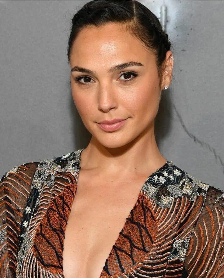 Галь гадот фото. Галь Гадот. Актриса gal Gadot. Галь Гадот 2019. Галь Гадот 2016.