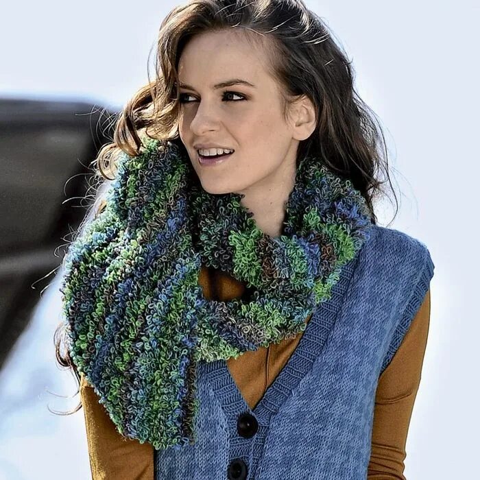 Современный шарф. Вязаные шарфы. Шарфик спицами. Красивые вязаные шарфы. Шикарные вязаные шарфы.