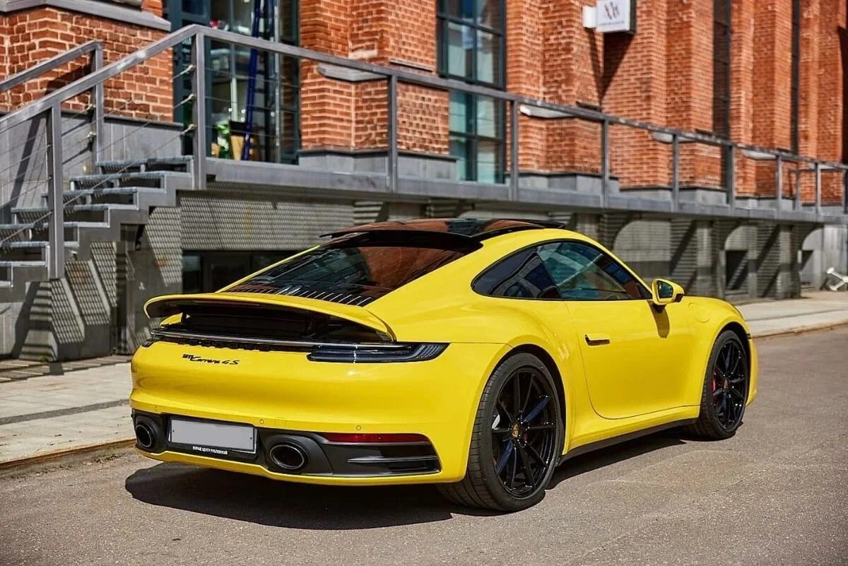 Телефон 8 992. 911 992 Yellow. Арендовать Porsche 911. Porsche 911 992 gt3 Coupe (2021), very Light Green.