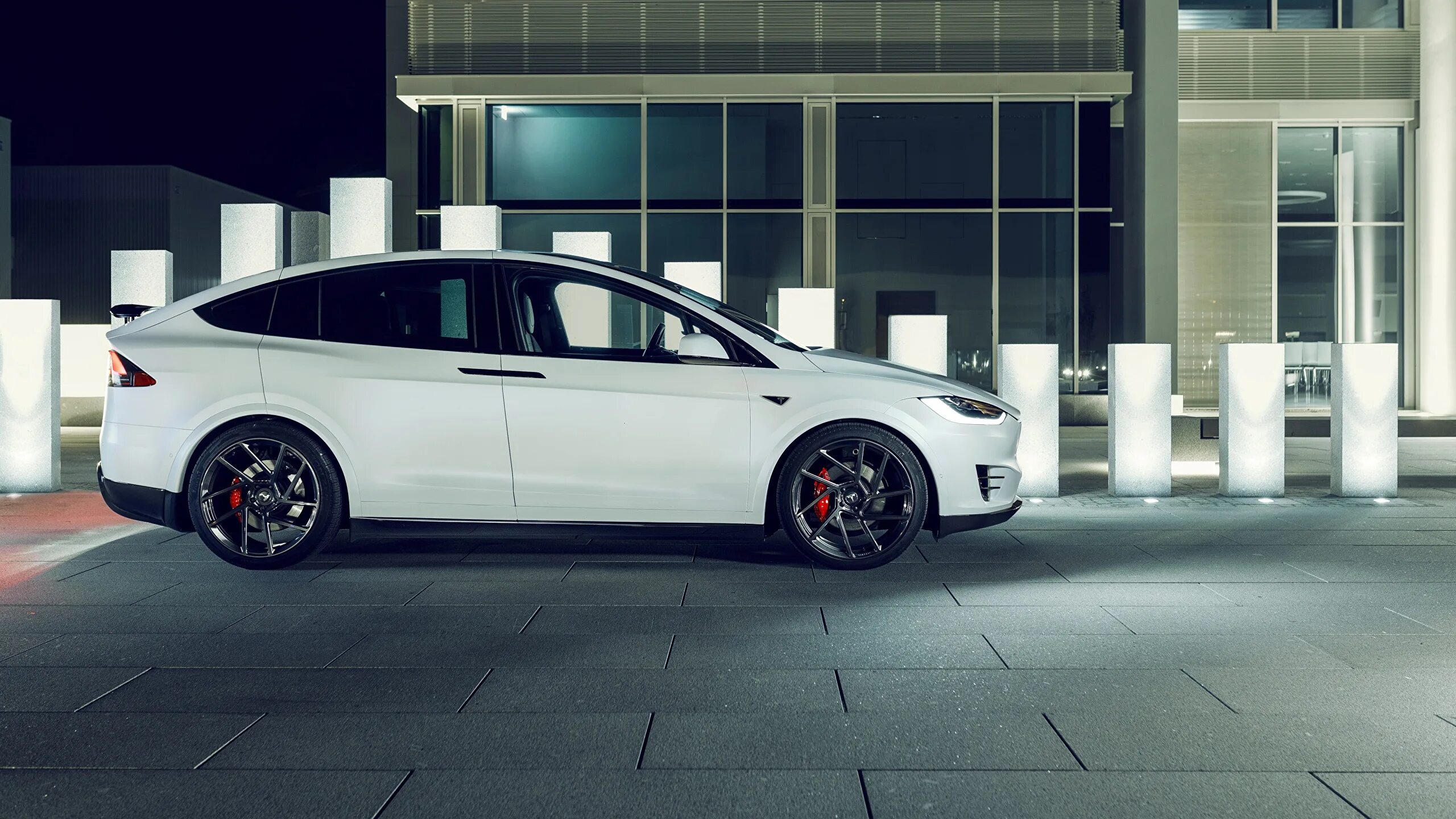 Model 10 6. Tesla model x. tesla model x white. tesla model x белая. tesla model x сбоку.