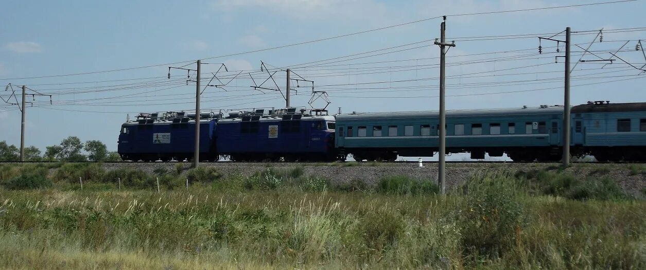 Жд балхаш. Вокзал балхаш 2. станция балхаш казахстан. поезд караганда балхаш.