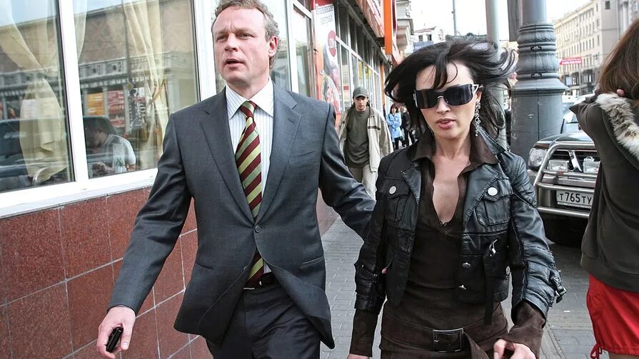 Жигунов и заворотнюк. Жигунов и заворотнюк. Жигунов и заворотнюк. Жигунов и заворотнюк. Фото жигунова на прощании с заворотнюк.