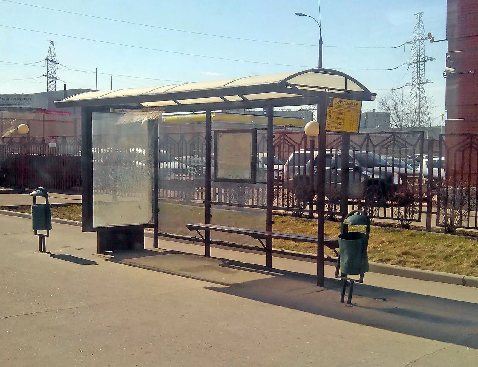 Автобусная остановка на станции Лосиноостровская. Автобусная остановка метро Владыкино. Платформа автобусной остановки. Ховрино остановка.