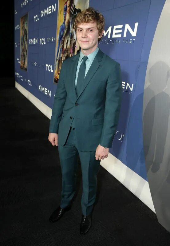 Новый эван. Электрокотел эпо 6. Эван питерс 2014. Эван питерс. Evan peters 2022.