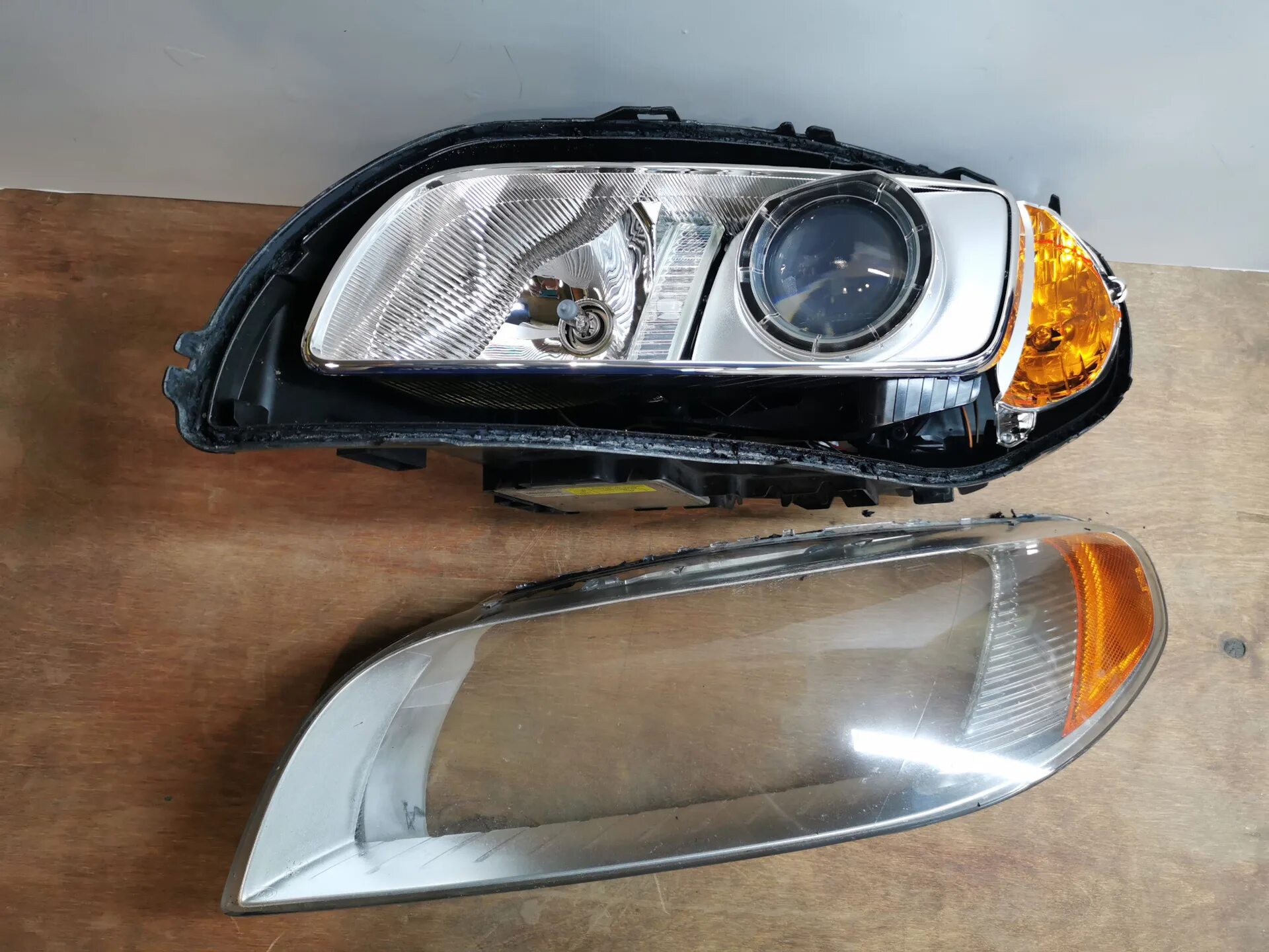 Фары volvo s80. Фары Volvo xc70. Фары Вольво xc70. Фара Volvo s80. Led фары Volvo s80.