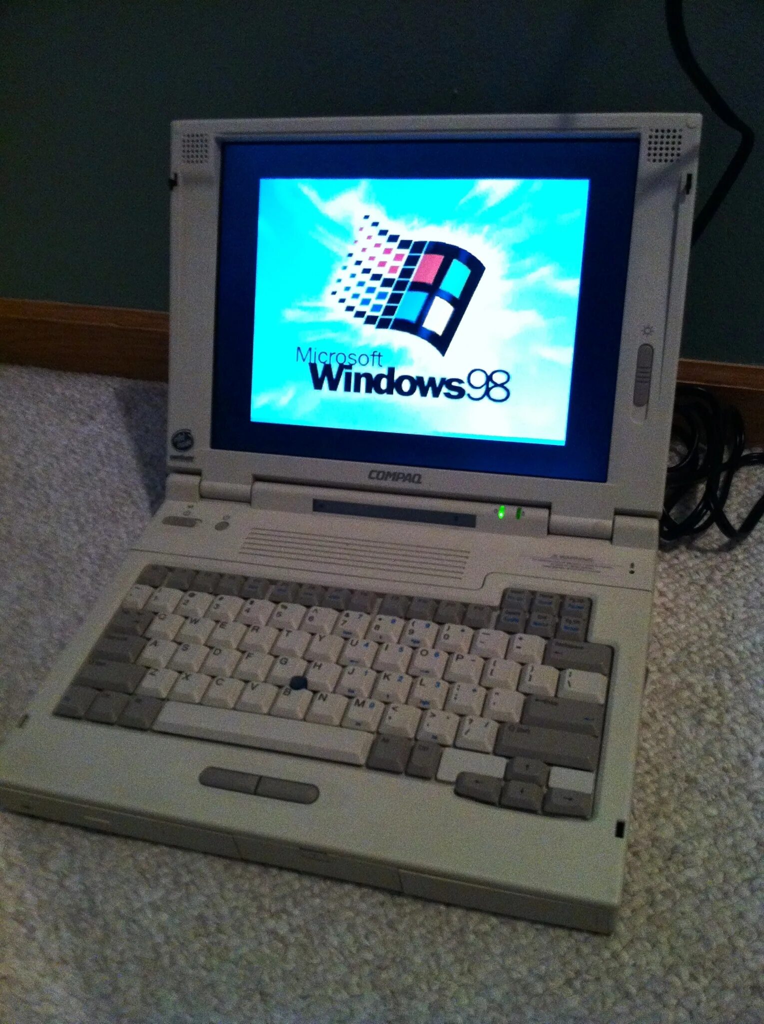Компьютеры 98 года. Компьютер 98. Компьютер Windows 98. ПК 98 года. Windows 98 фото.