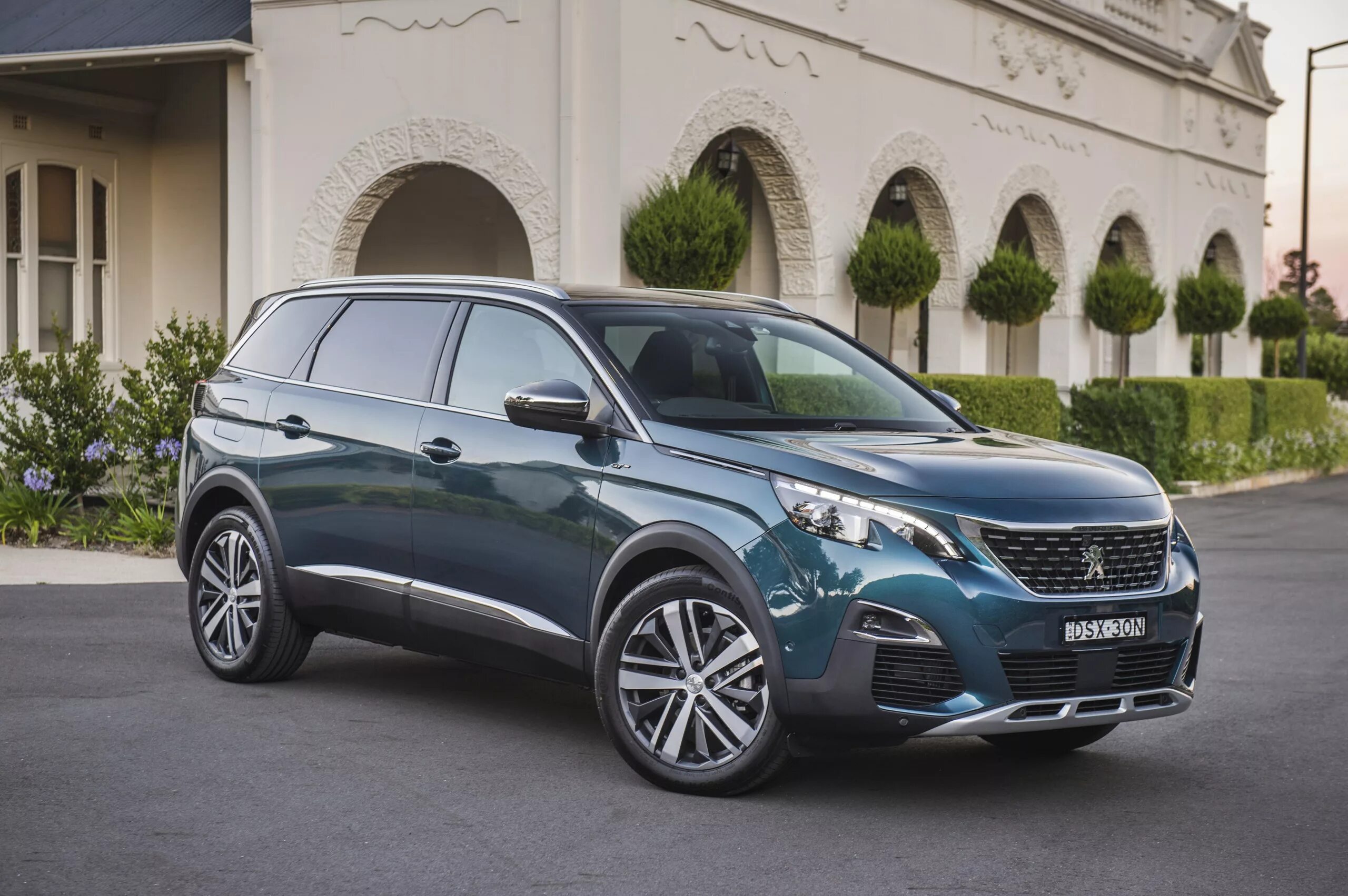 Peugeot 5008. Новый Peugeot 5008. Peugeot 5008 2018. Peugeot кроссовер 5008. Новый Пежо 5008.