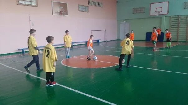 Спорт волейбол. И. Футбол 45 школа. Школа 45 имени л. Мини футбол березницкая гимназия.