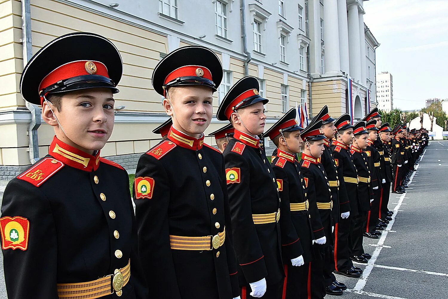 Про сву. СВУ Суворовское военное училище. Екатеринбургское Суворовское военное училище, Екатеринбург. Суворовец Екатеринбургское СВУ. Курсанты Суворовского училища.