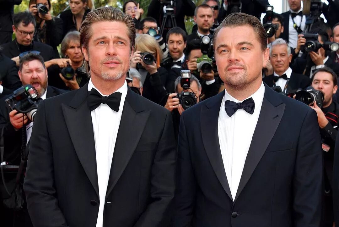 Ди каприо и брэд. Брэд Питт и Леонардо. Ди Каприо и Питт. Brad Pitt and Leonardo DICAPRIO. Брэд Питт и Леонардо ди Каприо фото.