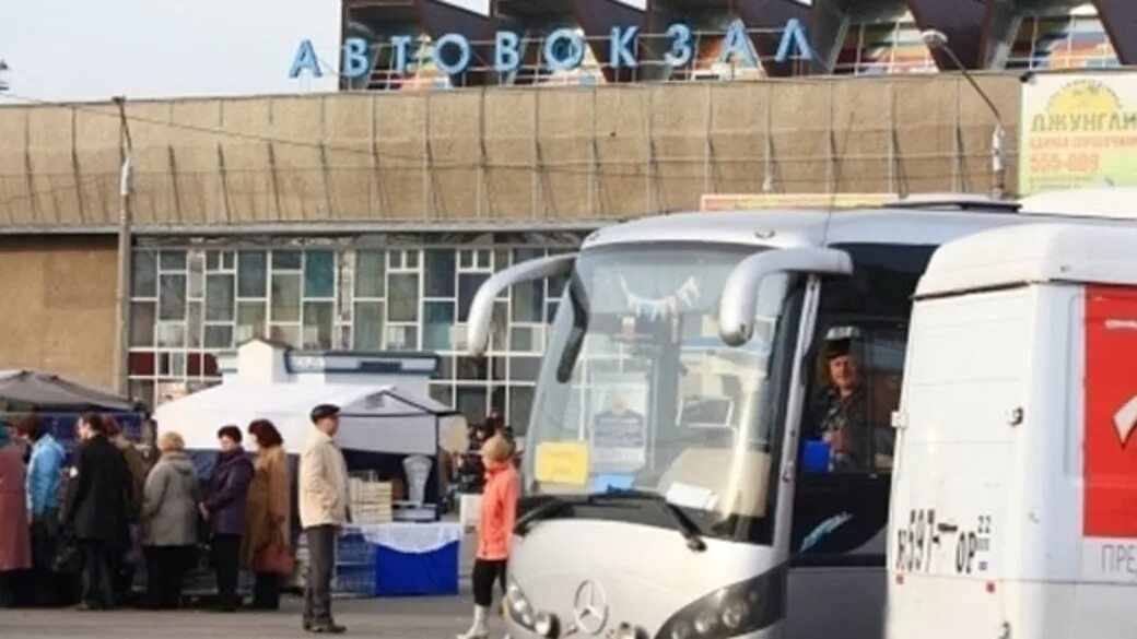 Барнаул автовокзал автобусы. Барнаульский автовокзал, Барнаул, площадь Победы, 12. Автовокзал Барнаул фото. Барнаул фото автовокзала автобус. Алтайский край автовокзал автобусов