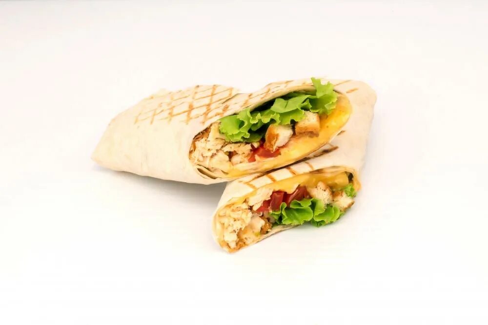 Шаверма с рыбой. Шаурма с креветками. Шаурма чесночная. Завертон в лаваше. Ролл с рыбой в лаваше.